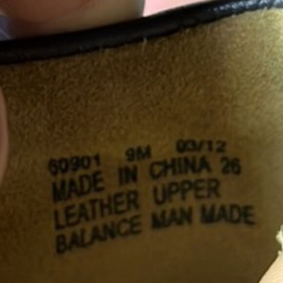 Clarks Unstructured Un.Loop Brown Leather Slip-On Comfort Shoe NWOT Size 9M - Picture 9 of 9